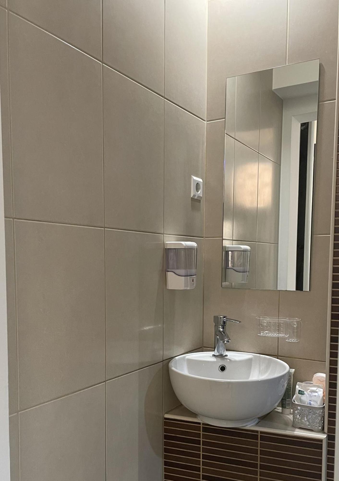Tim Apartment Sarajevo With Private Parking Extérieur photo